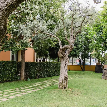 Dimora Donna Rosa 4*